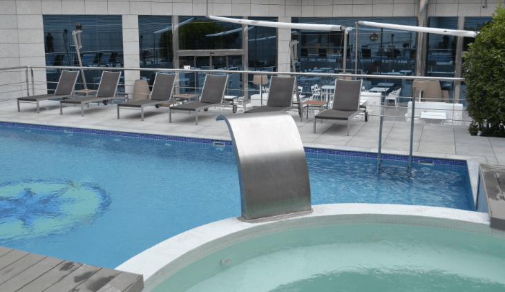 Piscina-Barcellona.png null
